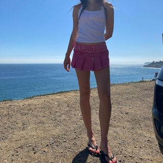 Devon Lee Carlson feet photo thumbnail