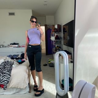 Devon Lee Carlson feet photo thumbnail