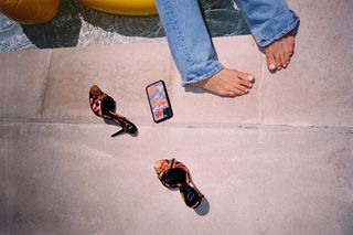 Devon Lee Carlson feet photo thumbnail