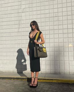 Devon Lee Carlson feet photo thumbnail