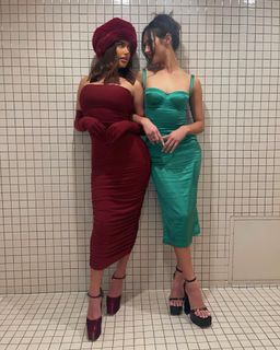 Devon Lee Carlson feet photo thumbnail