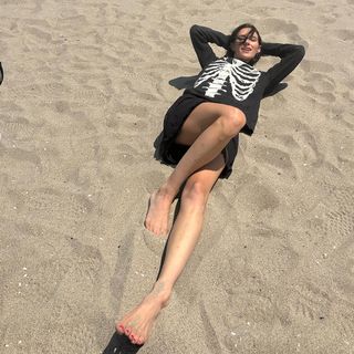 Devon Lee Carlson feet photo thumbnail