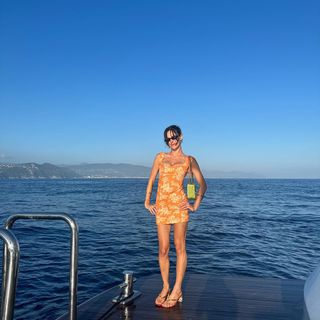 Devon Lee Carlson feet photo thumbnail