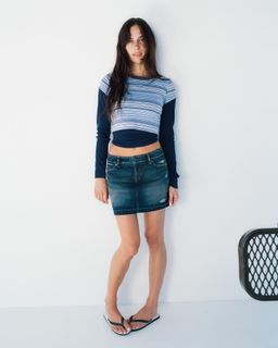 Devon Lee Carlson feet photo thumbnail