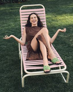 Devon Lee Carlson feet photo thumbnail