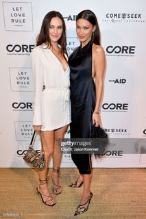 Devon Lee Carlson feet photo thumbnail