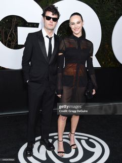 Devon Lee Carlson feet photo thumbnail