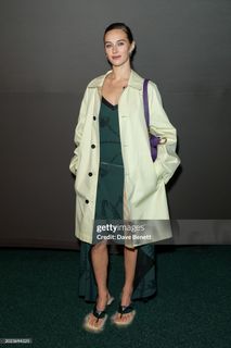 Devon Lee Carlson feet photo thumbnail