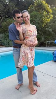 Devon Lee Carlson feet photo thumbnail