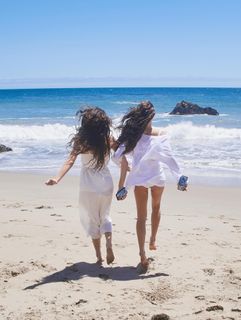 Devon Lee Carlson feet photo thumbnail