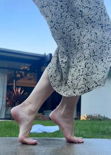 Devon Lee Carlson feet photo thumbnail