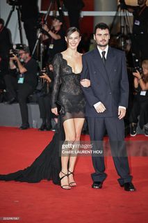 Devon Lee Carlson feet photo thumbnail