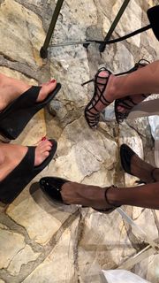 Devon Lee Carlson feet photo thumbnail