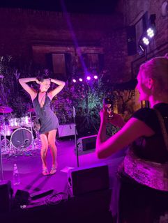 Devon Lee Carlson feet photo thumbnail