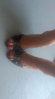 Devon Lee Carlson feet photo 1