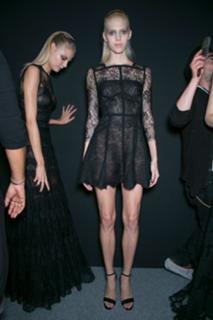 Devon Windsor feet photo thumbnail