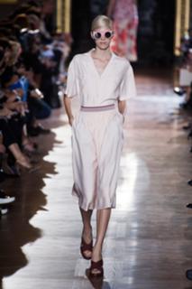 Devon Windsor feet photo thumbnail