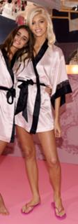Devon Windsor feet photo thumbnail