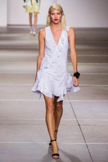 Devon Windsor feet photo thumbnail