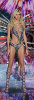 Devon Windsor feet photo thumbnail