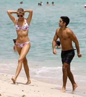 Devon Windsor feet photo thumbnail