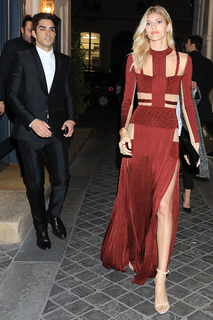Devon Windsor feet photo thumbnail