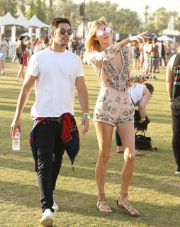 Devon Windsor feet photo thumbnail
