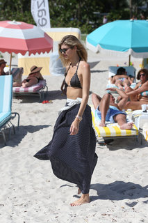 Devon Windsor feet photo thumbnail