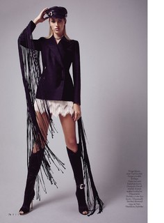 Devon Windsor feet photo thumbnail