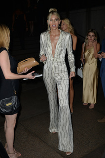 Devon Windsor feet photo thumbnail