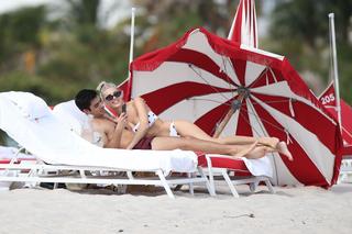 Devon Windsor feet photo thumbnail