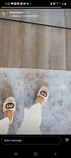 Devon Windsor feet photo thumbnail