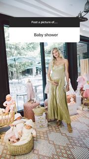 Devon Windsor feet photo thumbnail