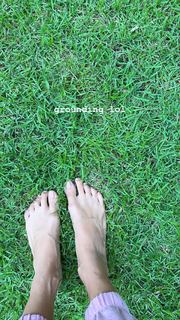 Devon Windsor feet photo thumbnail