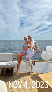 Devon Windsor feet photo thumbnail
