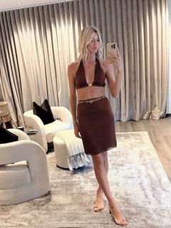 Devon Windsor feet photo thumbnail