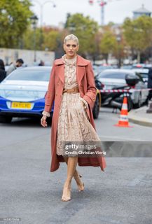 Devon Windsor feet photo thumbnail