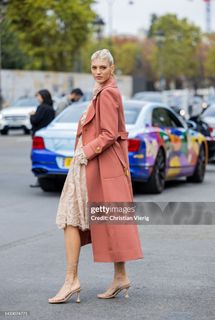 Devon Windsor feet photo thumbnail