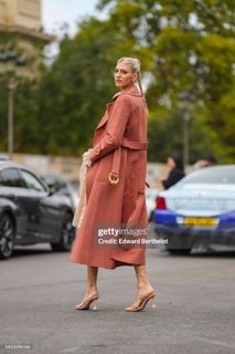Devon Windsor feet photo thumbnail