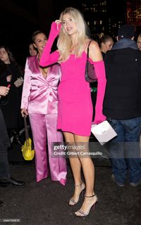 Devon Windsor feet photo thumbnail