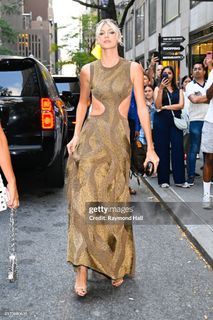 Devon Windsor feet photo thumbnail