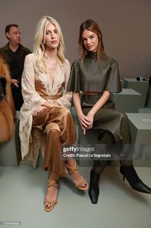 Devon Windsor feet photo thumbnail