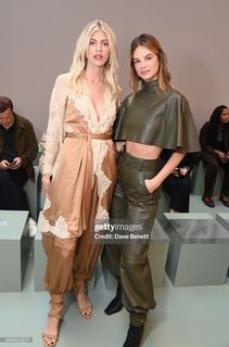 Devon Windsor feet photo thumbnail