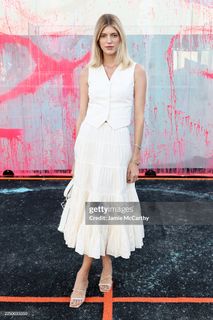 Devon Windsor feet photo 18