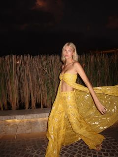 Devon Windsor feet photo 5