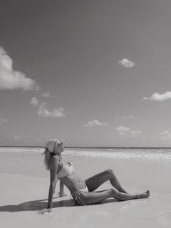Devon Windsor feet photo 14