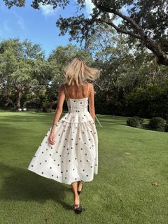Devon Windsor feet photo 9