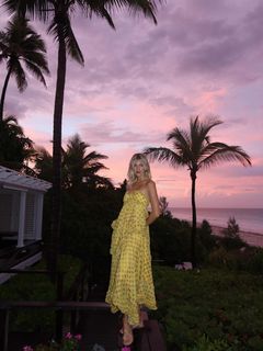 Devon Windsor feet photo 3