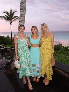 Devon Windsor feet photo 2