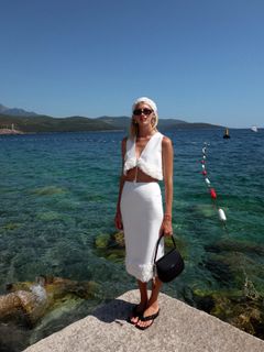 Devon Windsor feet photo 2